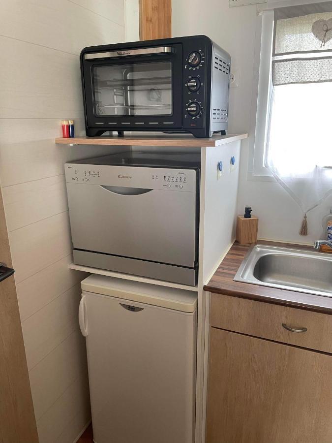 Mobil-Home 4/6 Personnes , Terrasse Couverte ,Piscine Chauffee . Biville-sur-Mer Εξωτερικό φωτογραφία