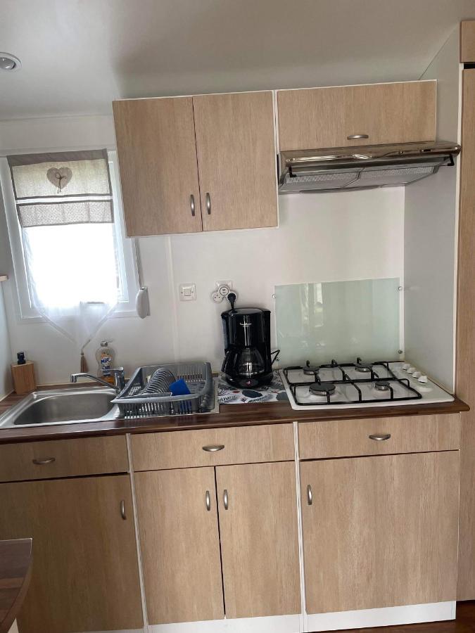 Mobil-Home 4/6 Personnes , Terrasse Couverte ,Piscine Chauffee . Biville-sur-Mer Εξωτερικό φωτογραφία